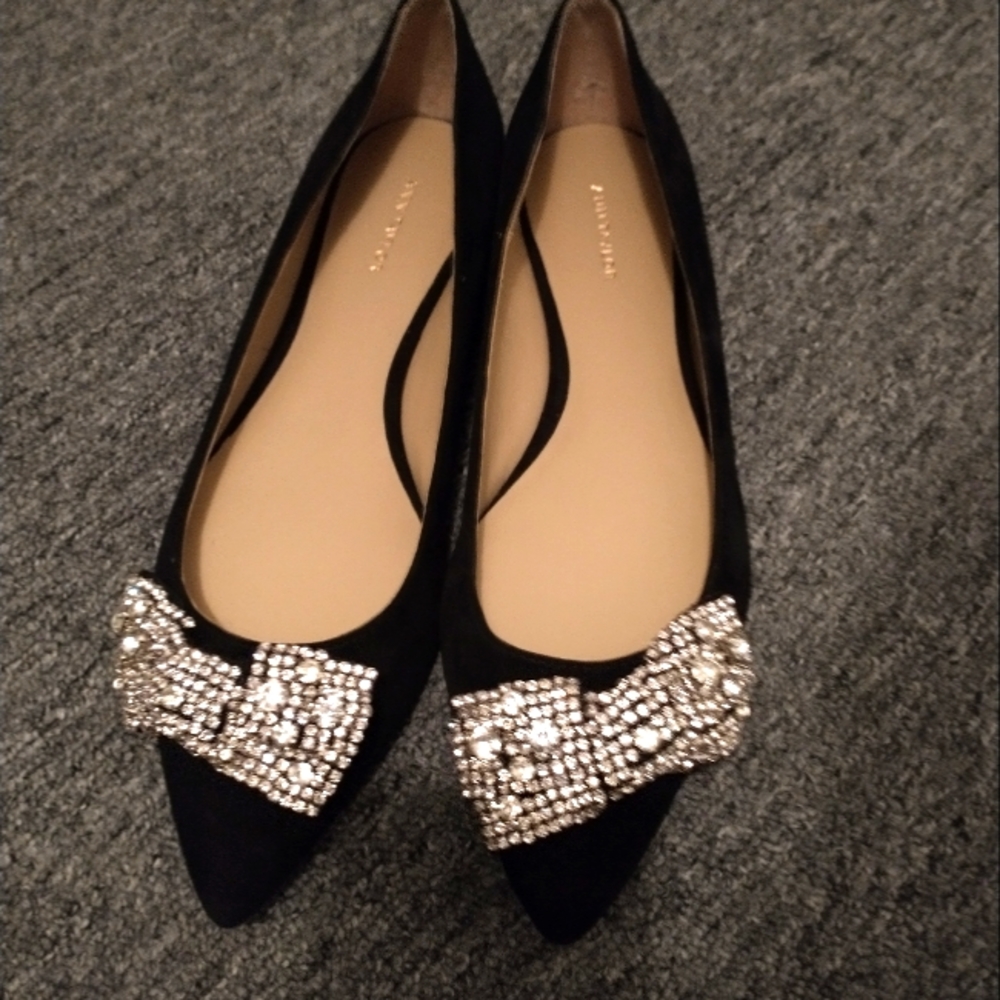 Flat shoes